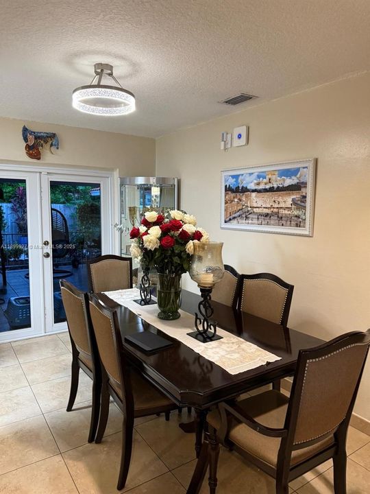 For Sale: $875,000 (4 beds, 2 baths, 1517 Square Feet)