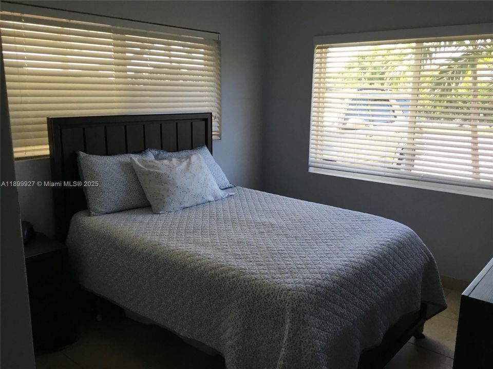 For Sale: $875,000 (4 beds, 2 baths, 1517 Square Feet)