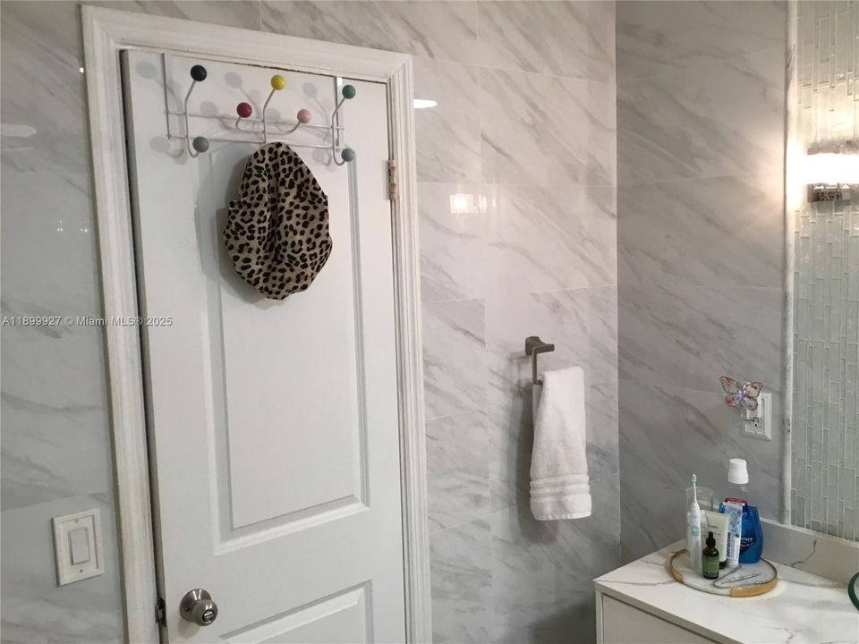 For Sale: $875,000 (4 beds, 2 baths, 1517 Square Feet)