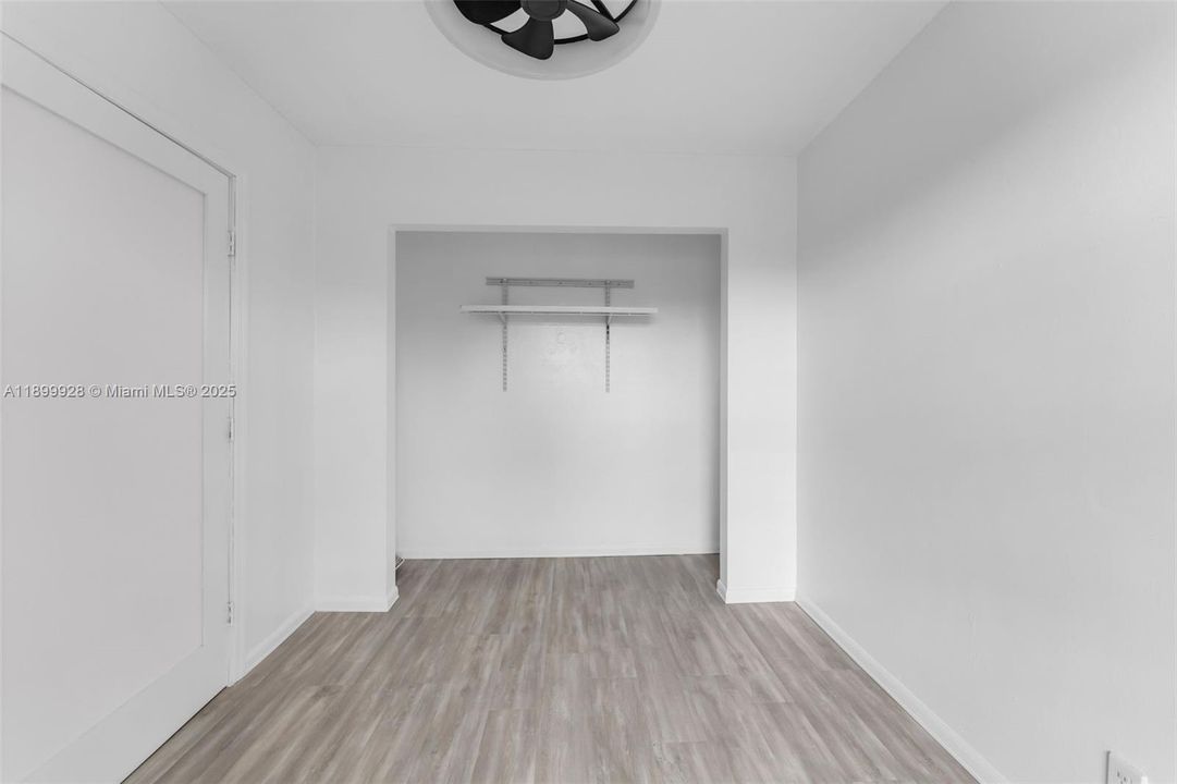 For Rent: $2,400 (3 beds, 1 baths, 952 Square Feet)