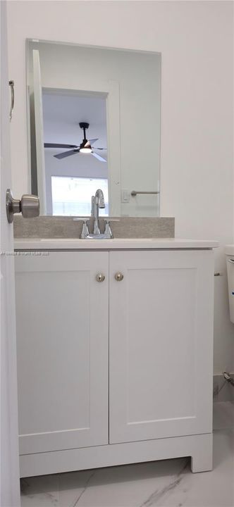 待售: $449,000 (2 贝兹, 2 浴室, 1378 平方英尺)