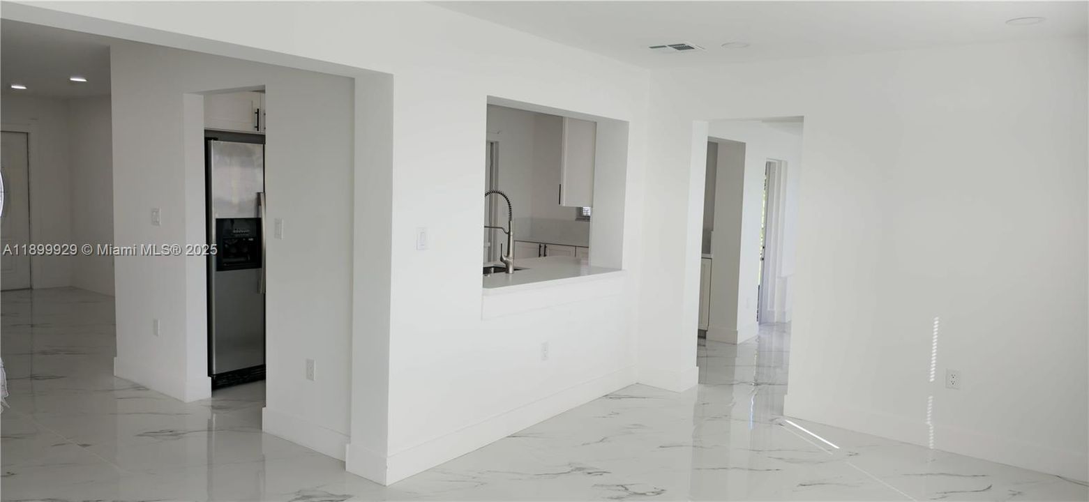 待售: $449,000 (2 贝兹, 2 浴室, 1378 平方英尺)