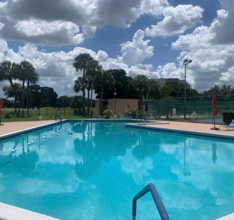 For Sale: $180,000 (2 beds, 2 baths, 1120 Square Feet)