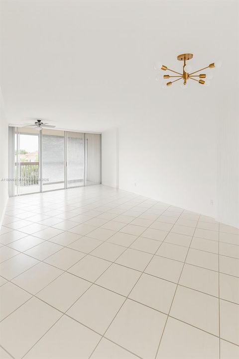 For Sale: $180,000 (2 beds, 2 baths, 1120 Square Feet)