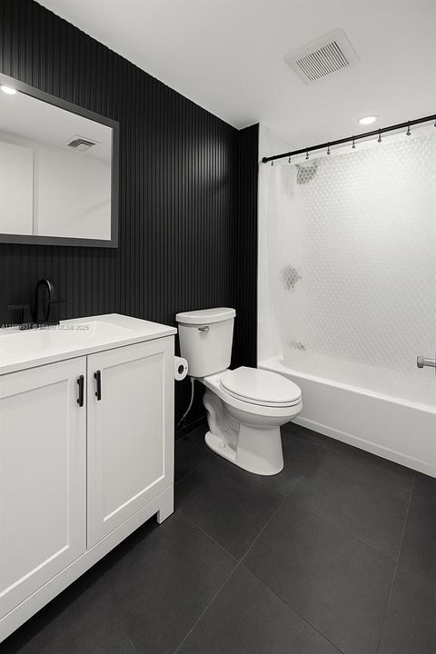 For Sale: $180,000 (2 beds, 2 baths, 1120 Square Feet)