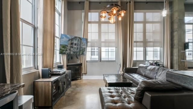 For Sale: $505,000 (1 beds, 1 baths, 1015 Square Feet)