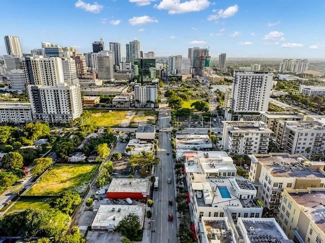 For Sale: $505,000 (1 beds, 1 baths, 1015 Square Feet)