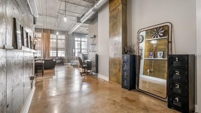 For Sale: $505,000 (1 beds, 1 baths, 1015 Square Feet)