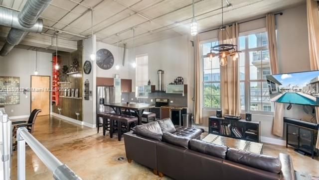 For Sale: $505,000 (1 beds, 1 baths, 1015 Square Feet)