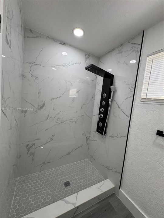 Под контрактом: $489,000 (2 спален, 2 ванн, 1198 Квадратных фут)