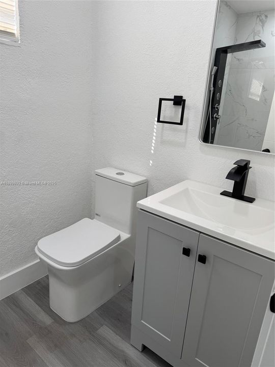 Под контрактом: $489,000 (2 спален, 2 ванн, 1198 Квадратных фут)