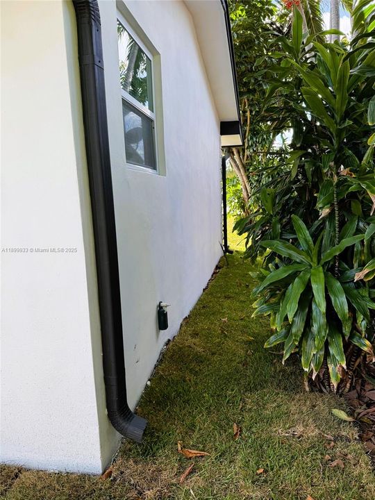 Под контрактом: $489,000 (2 спален, 2 ванн, 1198 Квадратных фут)