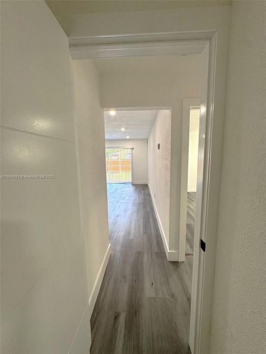 Под контрактом: $489,000 (2 спален, 2 ванн, 1198 Квадратных фут)