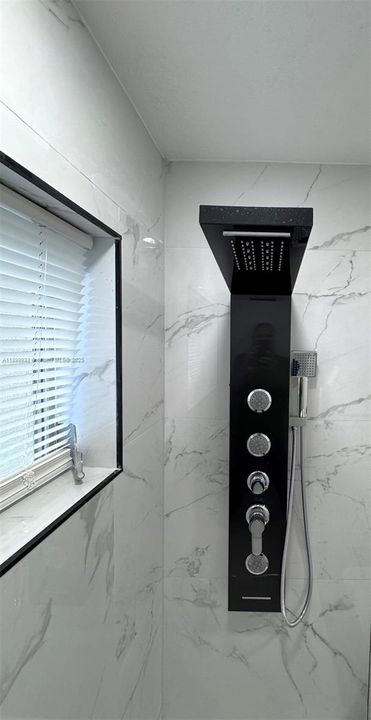 Под контрактом: $489,000 (2 спален, 2 ванн, 1198 Квадратных фут)