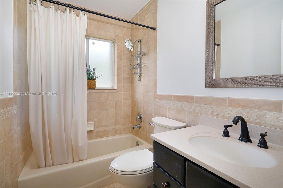 Recently Sold: $619,000 (3 beds, 2 baths, 1777 Square Feet)