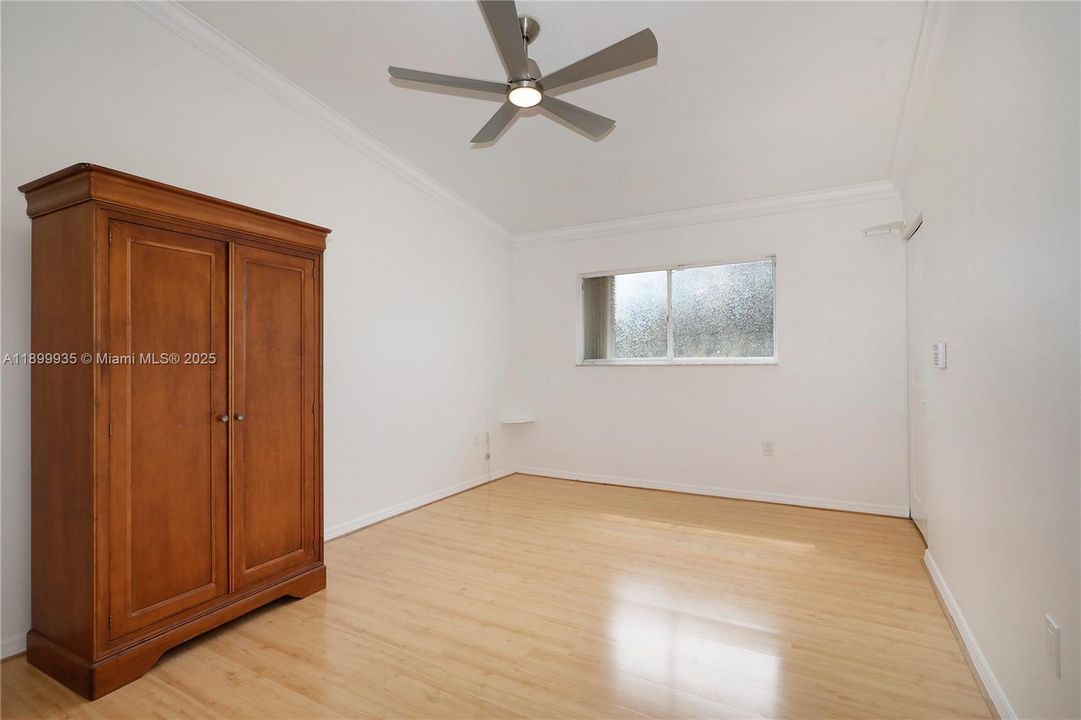 Recently Sold: $619,000 (3 beds, 2 baths, 1777 Square Feet)