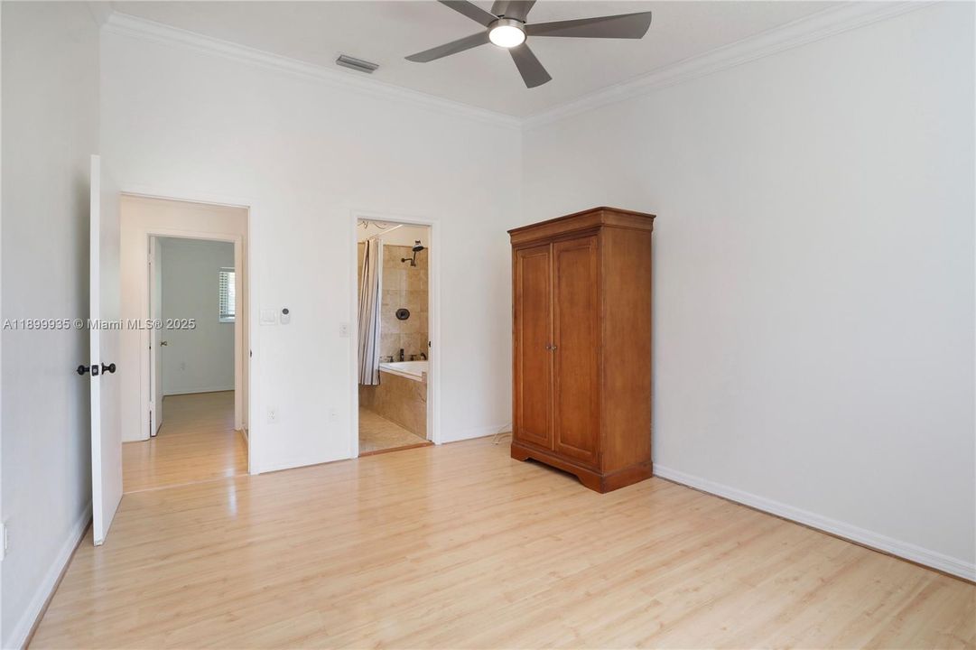 Recently Sold: $619,000 (3 beds, 2 baths, 1777 Square Feet)