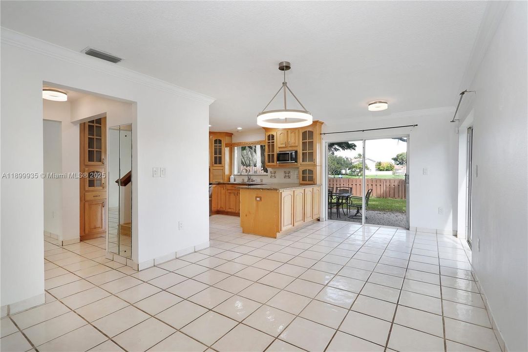 Recently Sold: $619,000 (3 beds, 2 baths, 1777 Square Feet)