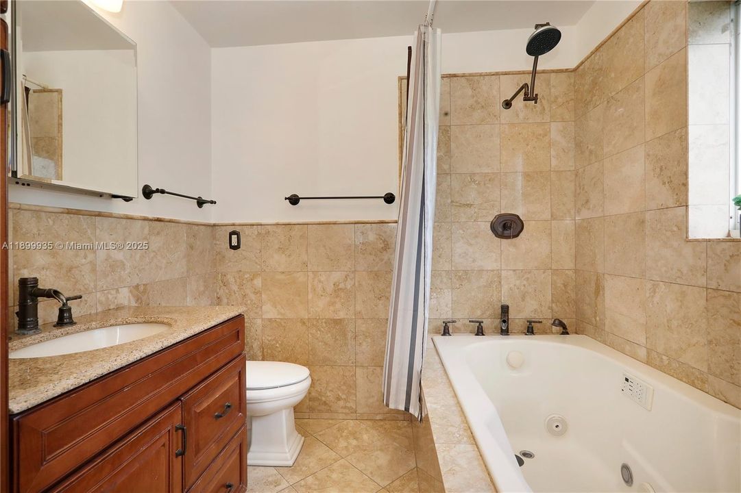 Recently Sold: $619,000 (3 beds, 2 baths, 1777 Square Feet)