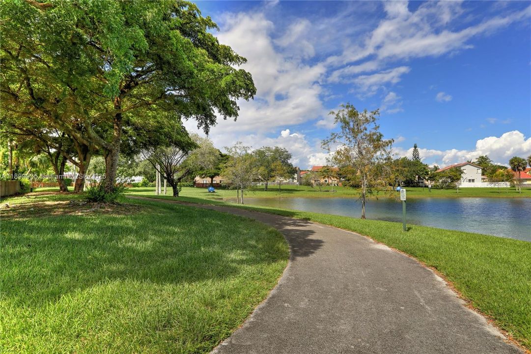 Recently Sold: $619,000 (3 beds, 2 baths, 1777 Square Feet)