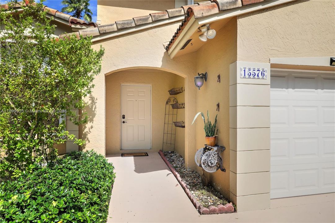 Recently Sold: $619,000 (3 beds, 2 baths, 1777 Square Feet)