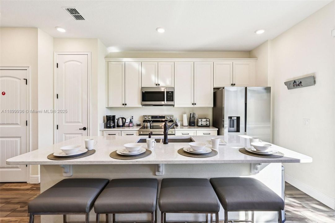 待售: $399,000 (3 贝兹, 3 浴室, 0 平方英尺)