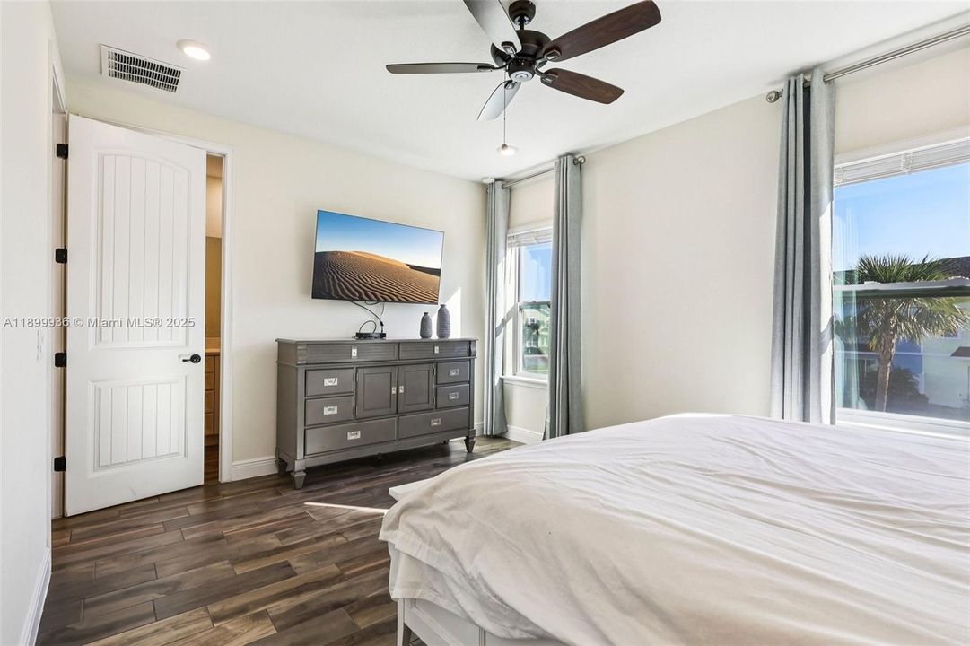 待售: $399,000 (3 贝兹, 3 浴室, 0 平方英尺)