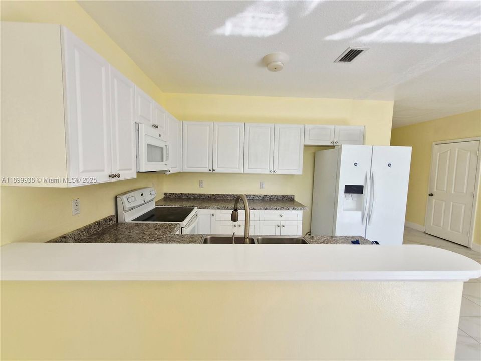 В аренду: $2,400 (3 спален, 2 ванн, 1332 Квадратных фут)