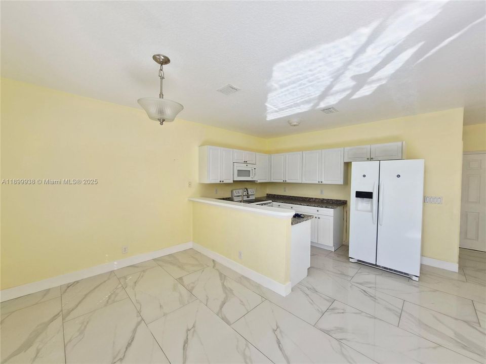 В аренду: $2,400 (3 спален, 2 ванн, 1332 Квадратных фут)