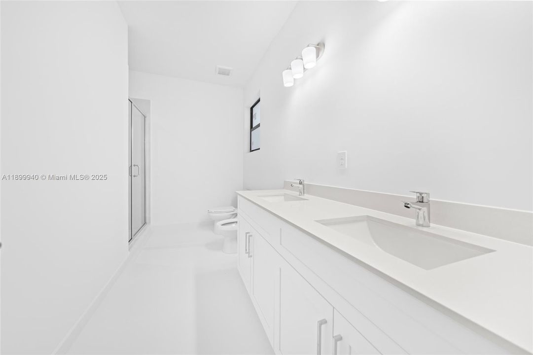 Master Double sink and shower