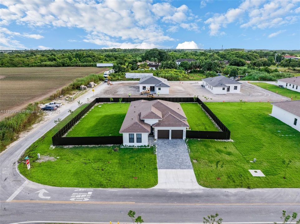 待售: $790,000 (4 贝兹, 3 浴室, 1885 平方英尺)