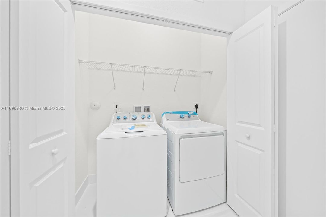 待售: $790,000 (4 贝兹, 3 浴室, 1885 平方英尺)