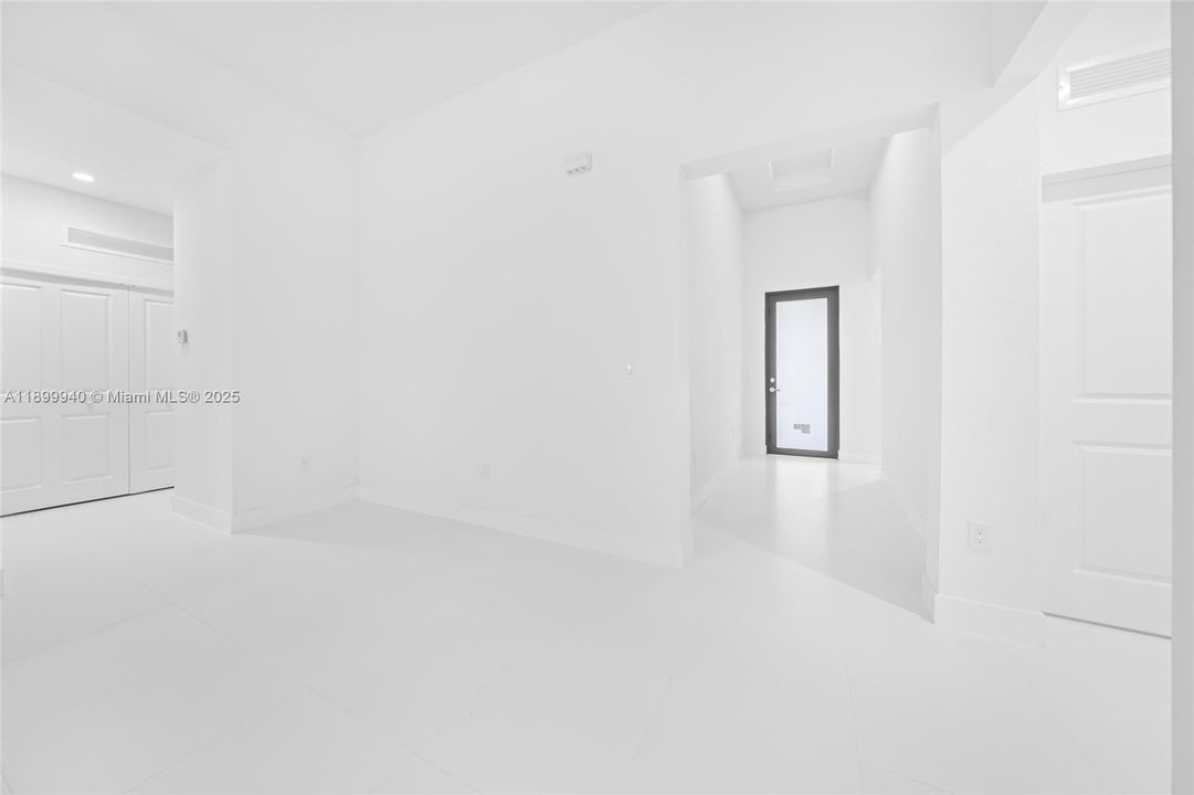 foyer, door to bed #4 and laundry