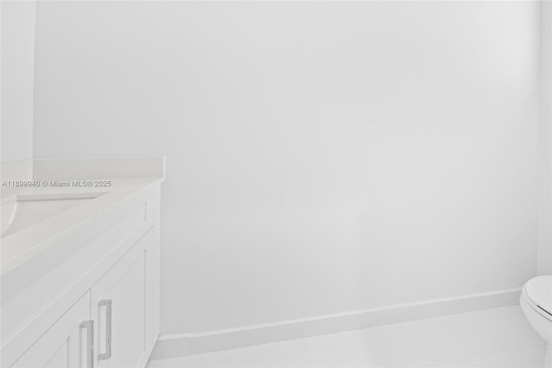 1/2 bath / powder room