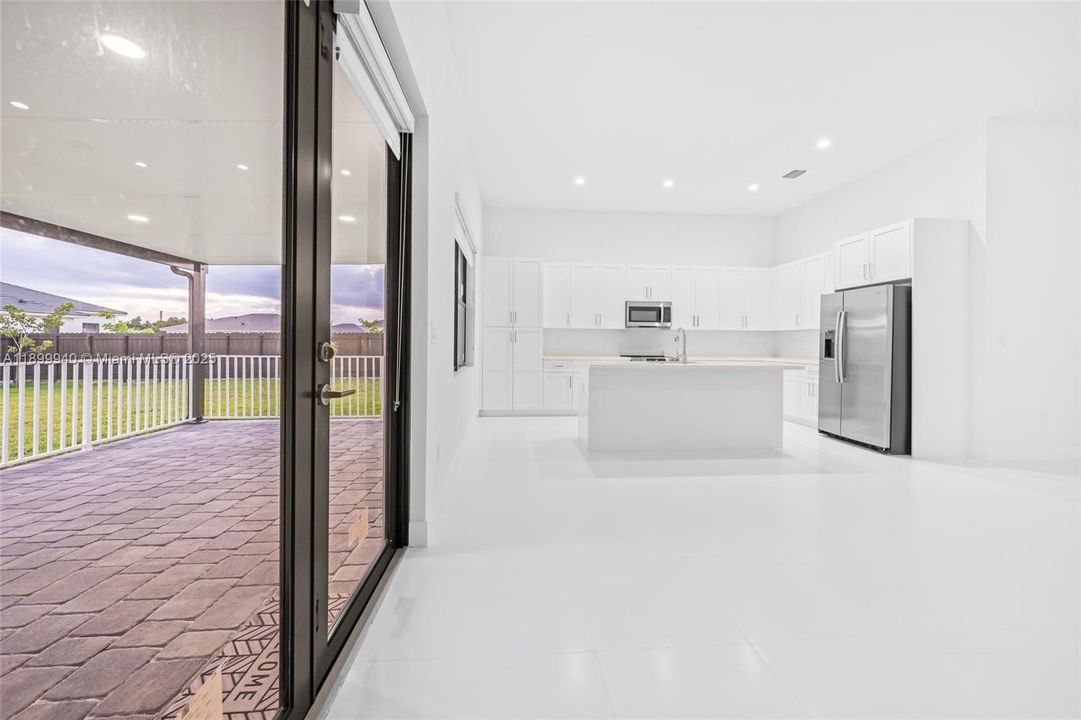 待售: $790,000 (4 贝兹, 3 浴室, 1885 平方英尺)