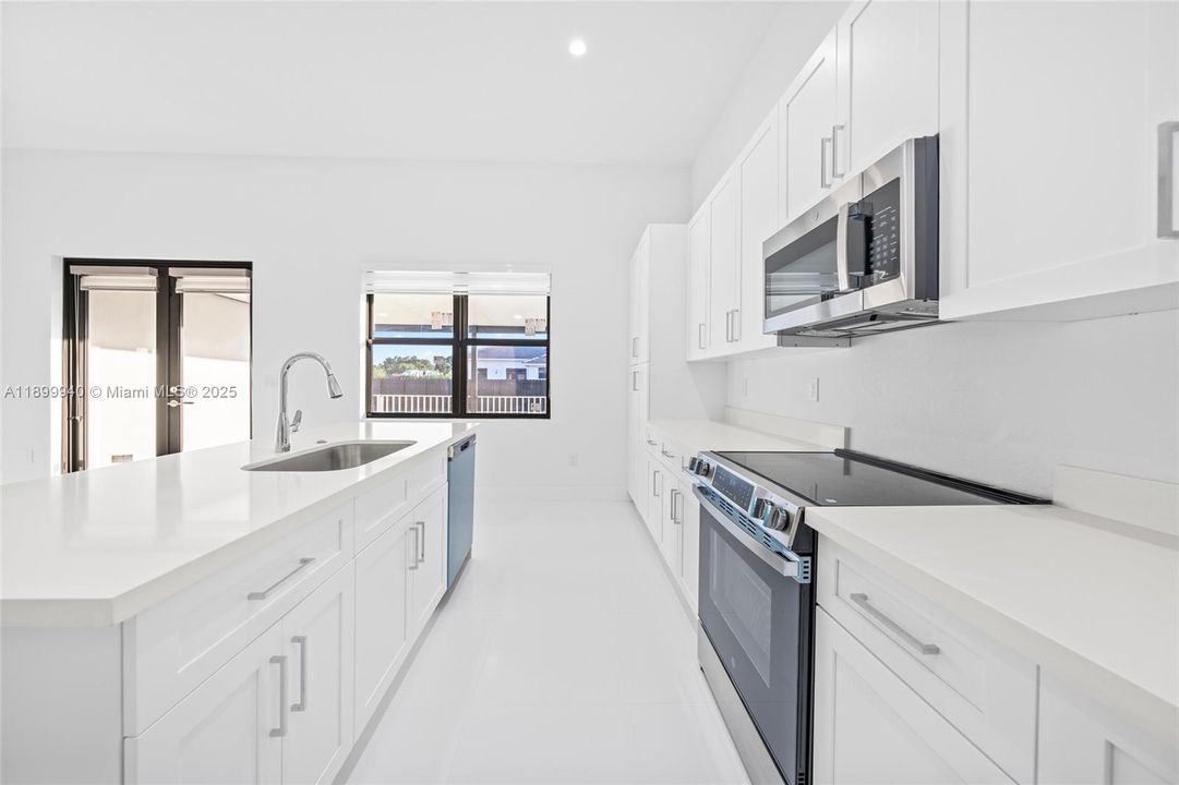 待售: $790,000 (4 贝兹, 3 浴室, 1885 平方英尺)