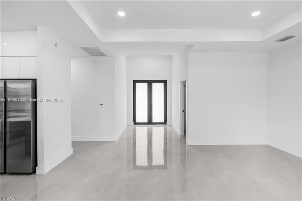 最近租的: $2,400 (4 贝兹, 3 浴室, 0 平方英尺)