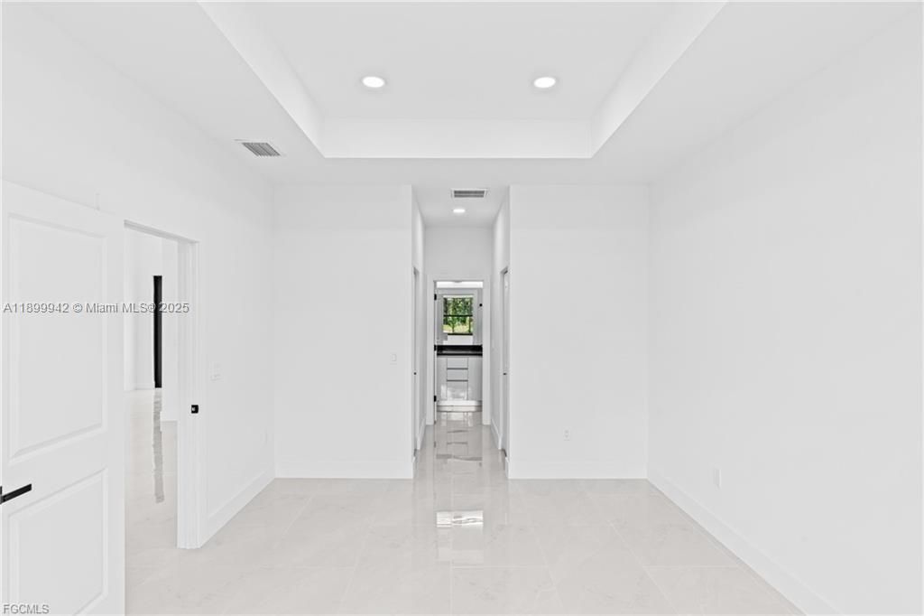 最近租的: $2,400 (4 贝兹, 3 浴室, 0 平方英尺)