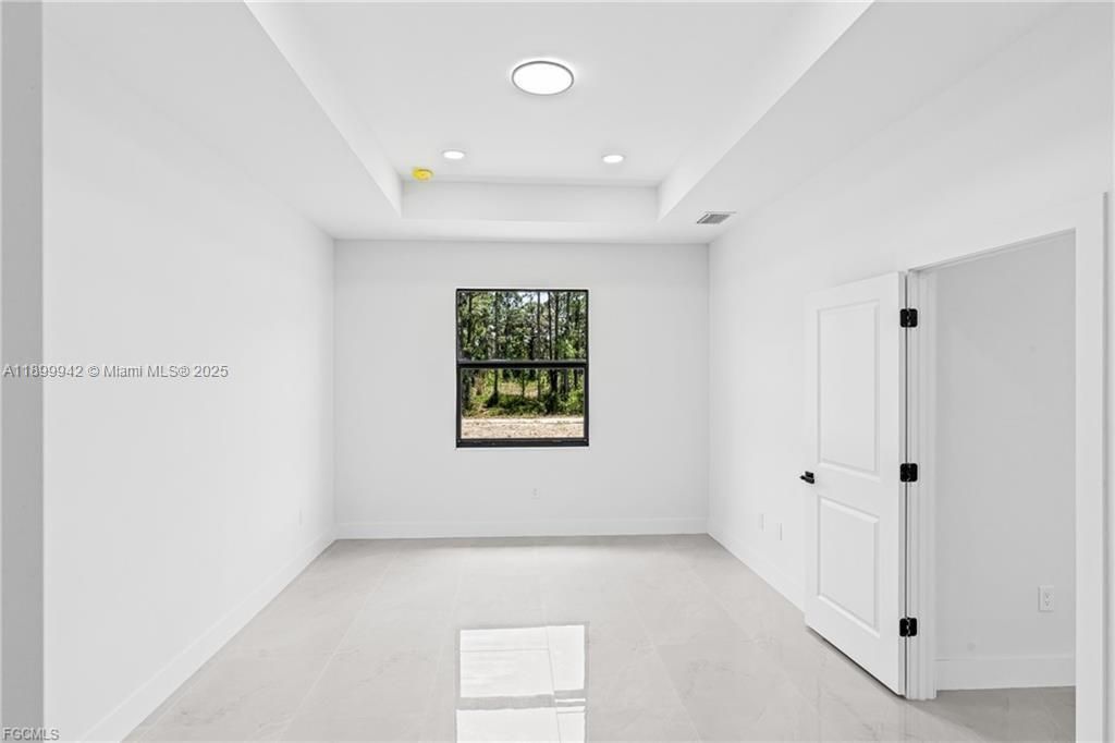 最近租的: $2,400 (4 贝兹, 3 浴室, 0 平方英尺)