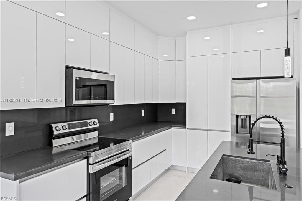 最近租的: $2,400 (4 贝兹, 3 浴室, 0 平方英尺)