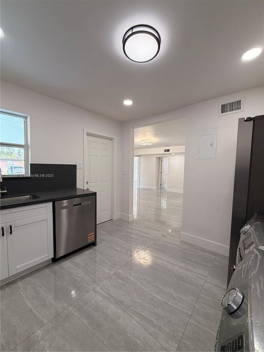 待售: $435,000 (3 贝兹, 2 浴室, 1249 平方英尺)