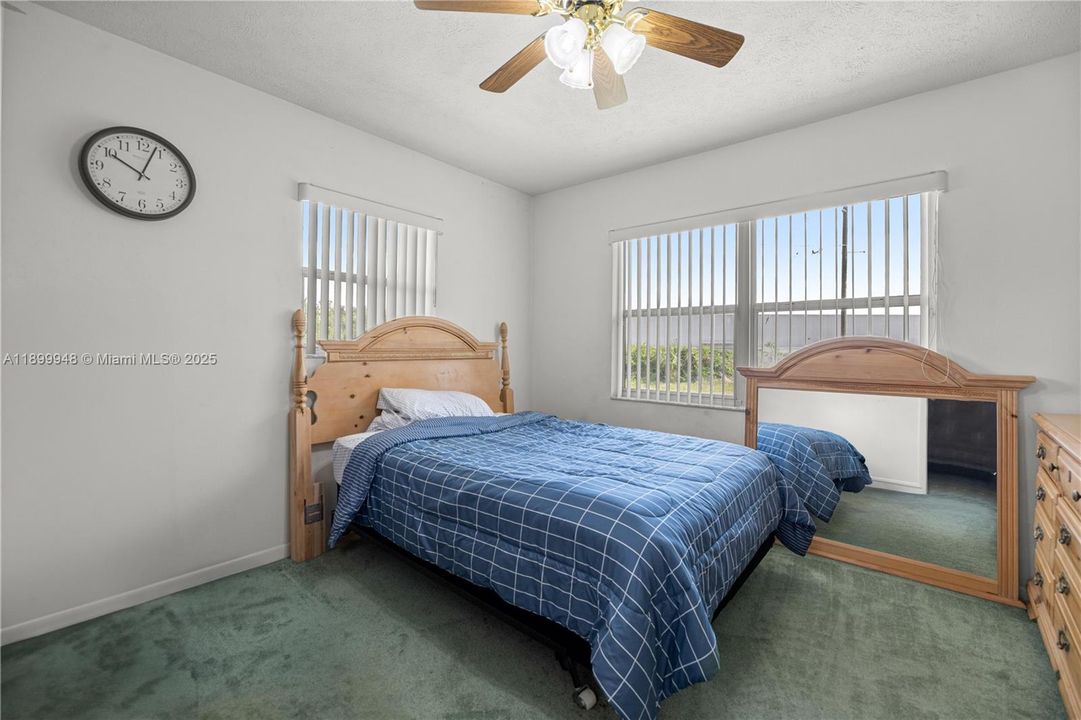 待售: $296,900 (3 贝兹, 2 浴室, 1796 平方英尺)