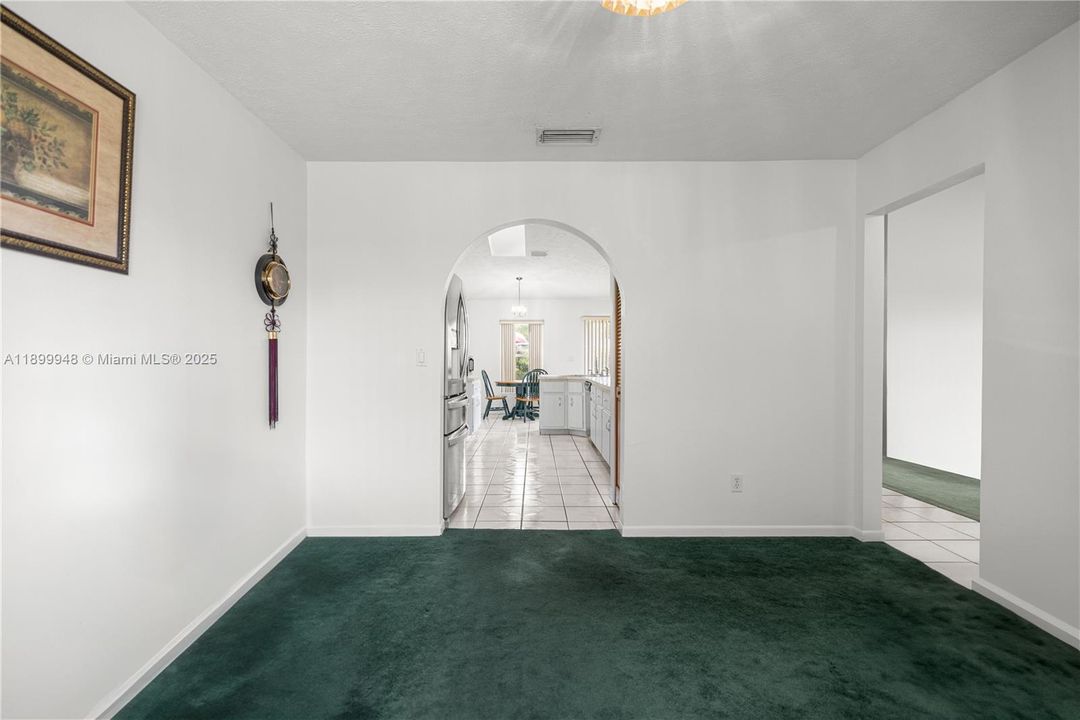 待售: $296,900 (3 贝兹, 2 浴室, 1796 平方英尺)