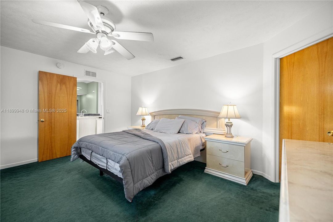 待售: $296,900 (3 贝兹, 2 浴室, 1796 平方英尺)