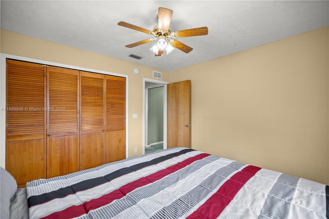 待售: $296,900 (3 贝兹, 2 浴室, 1796 平方英尺)