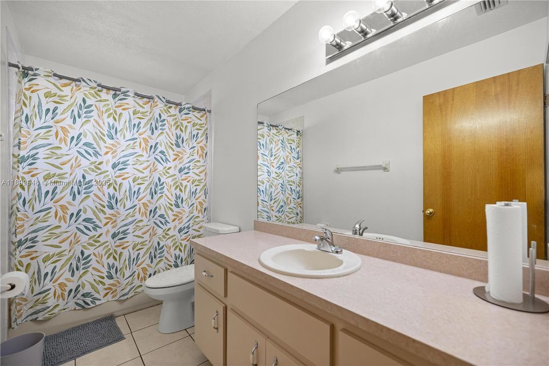 待售: $296,900 (3 贝兹, 2 浴室, 1796 平方英尺)