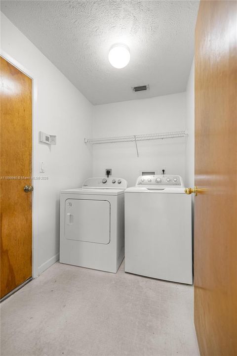 待售: $296,900 (3 贝兹, 2 浴室, 1796 平方英尺)