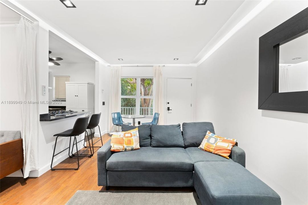 На продажу: $349,000 (1 спален, 1 ванн, 650 Квадратных фут)