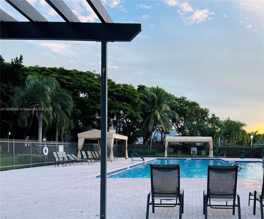 Active With Contract: $3,700 (3 beds, 2 baths, 1505 Square Feet)