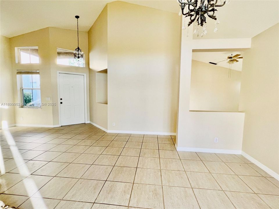 Active With Contract: $3,700 (3 beds, 2 baths, 1505 Square Feet)